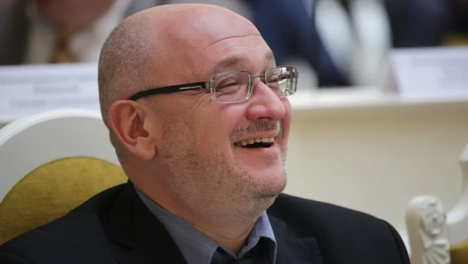 Суд Василеостровского района Санкт-Петербурга назначил штрафы по трём эпизодам за нарушение порядка деятельности иностранного агента на общую сумму 90 тысяч рублей.