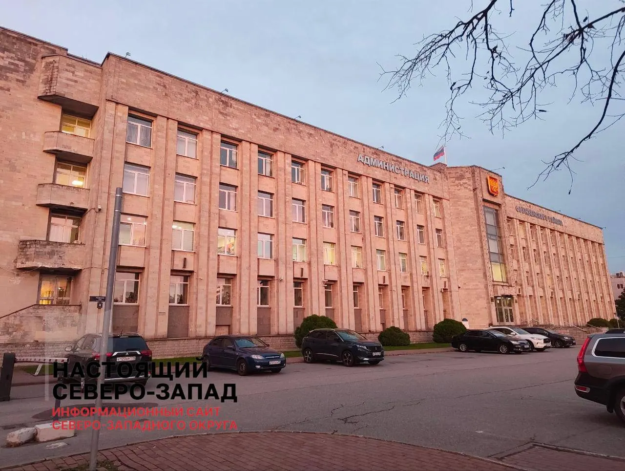 Пять территориальных избиркомов Петербурга отказались принимать наблюдателей по округу №217; заявлены обвинения в подмене документов и конфликт на участках.