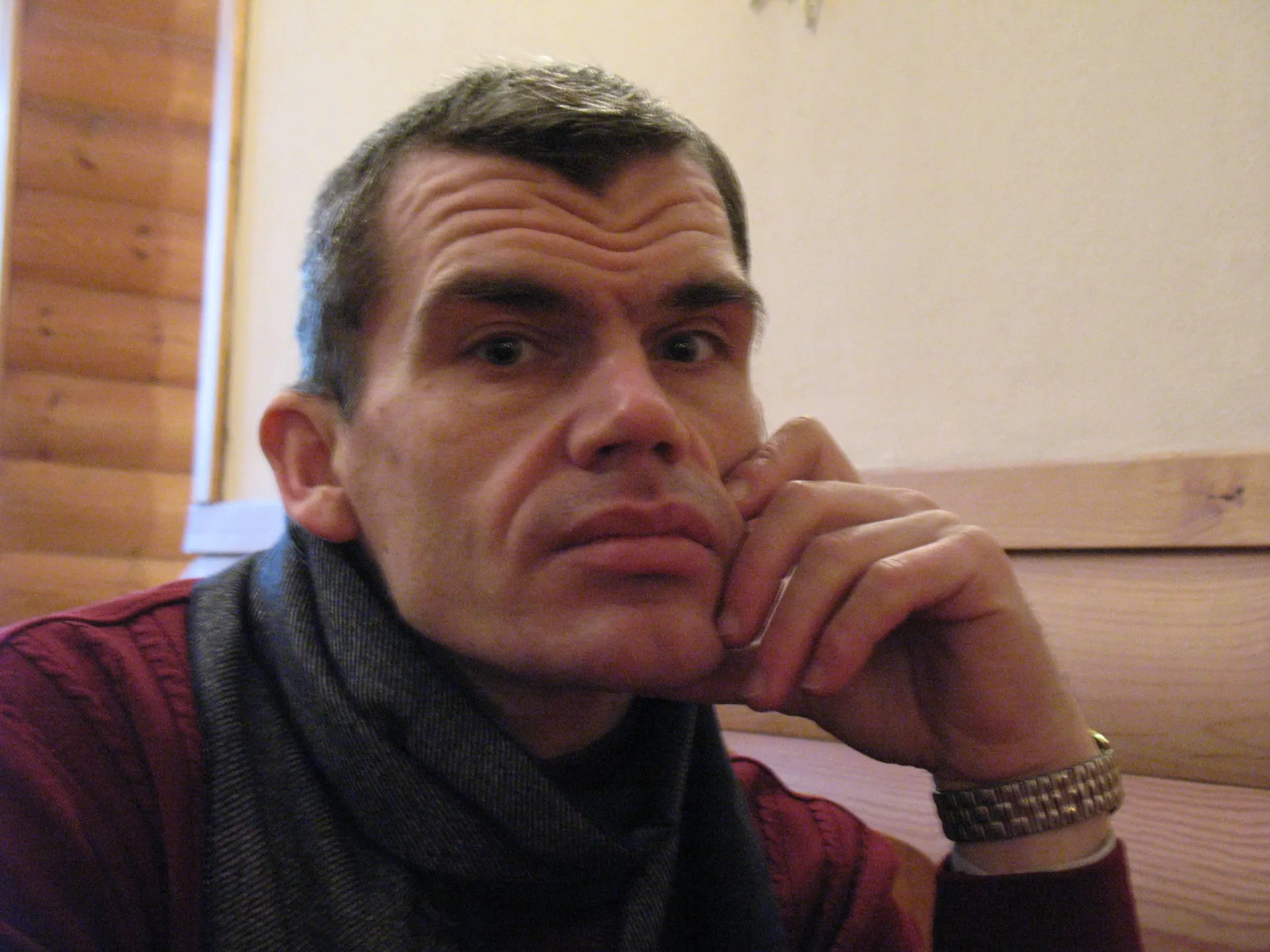 Колпинский районный суд Санкт-Петербурга признал Евгения Сизенова виновным в дискредитации Вооружённых сил России и назначил штраф в 30 тысяч рублей за публикации 2022–2024 годов.