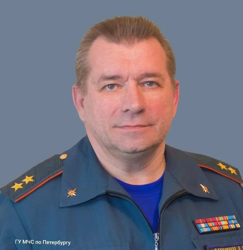 Глава государства освободил начальника ГУ МЧС по Санкт-Петербургу и произошли изменения в руководстве региональных СК РФ. Официальных заявлений пока не поступало.