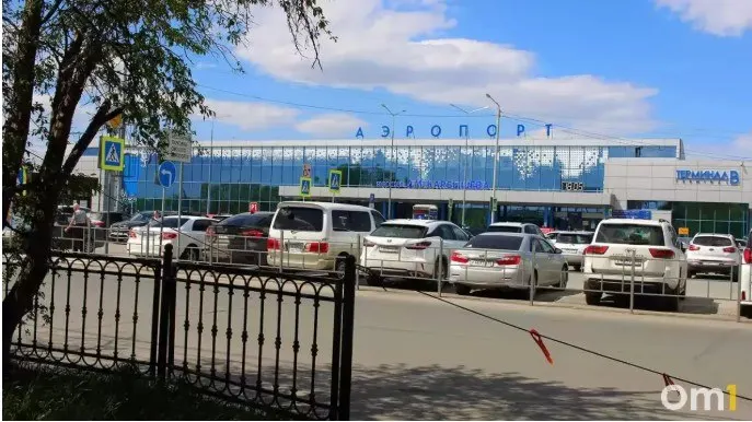 Утром 4 сентября пассажиры столкнулись с изменениями в расписании: часть вылетов перенесена, часть отменена, часть выполняется по расписанию. Рекомендуется проверять информацию у перевозчиков.