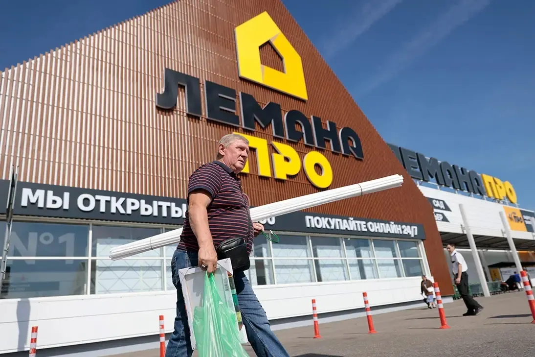 В федеральном масштабе произошли изменения в управлении активами крупных торговых и логистических компаний: назначен новый руководитель и активы переведены под временное управление, часть операций сопровождается судебными решениями о возврате средств государству.