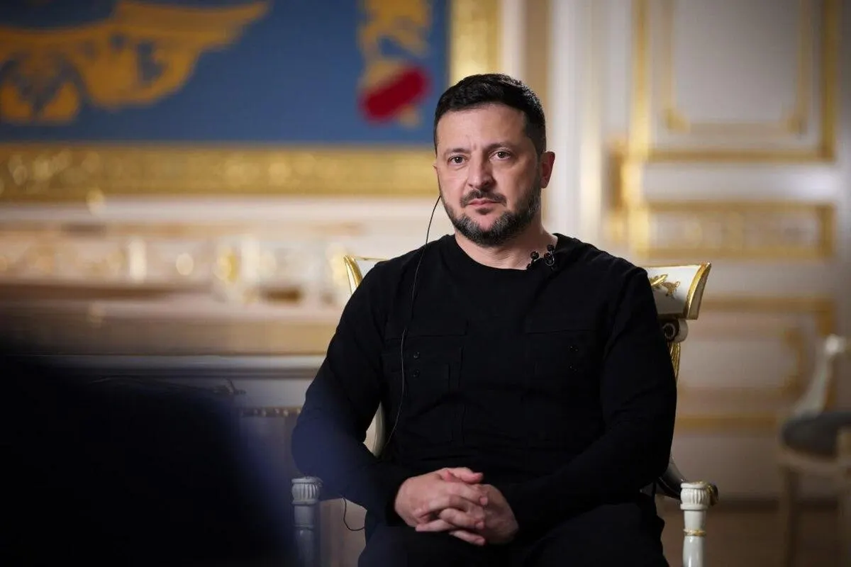 Украинский лидер заявил о необходимости практического продолжения переговоров и подготовки к встрече лидеров в рамках формата Украина — США — РФ, обсуждая вопросы прекращения атак на энергетическую инфраструктуру, возобновления экспорта зерна и обмена пленными.