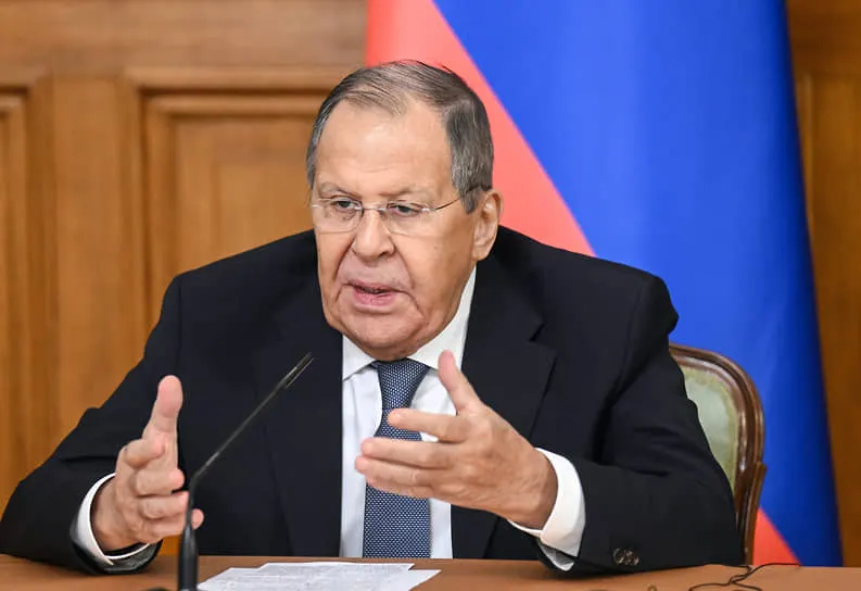 Министр иностранных дел заявил, что информационная война вокруг спецоперации в Украине продолжится и будет обостряться.