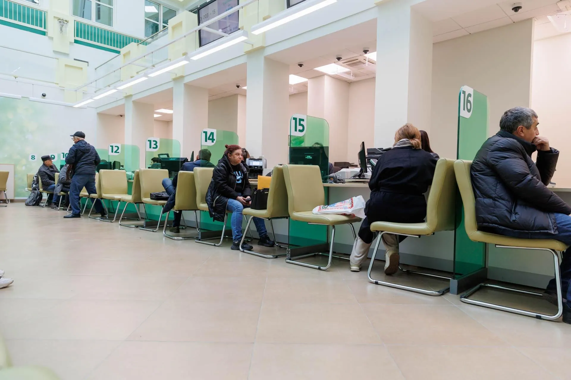 Экономисты обсуждают риск дефолта и возможные последствия для бюджета, цен и занятости граждан.