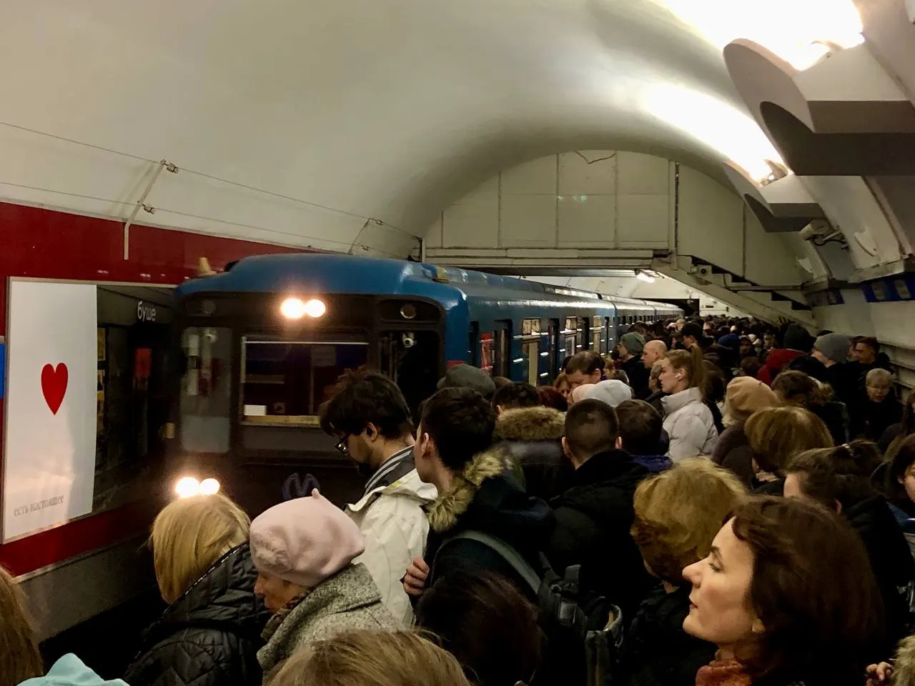 Город будет направлять 45 млрд рублей на строительство метро в 2027 году с целью завершения запущенных объектов и сохранения темпов работ.