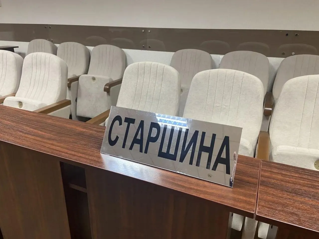 Число заседателей может сократиться вдвое, а судья будет участвовать в совещании.