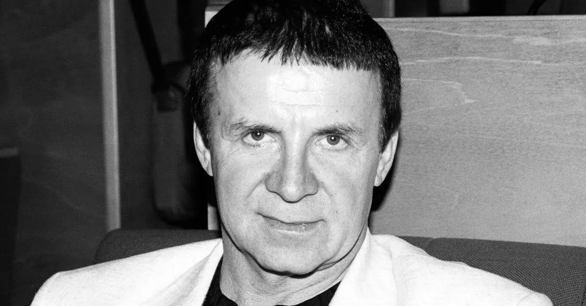 Известная фигура российского телеэкрана скончалась.