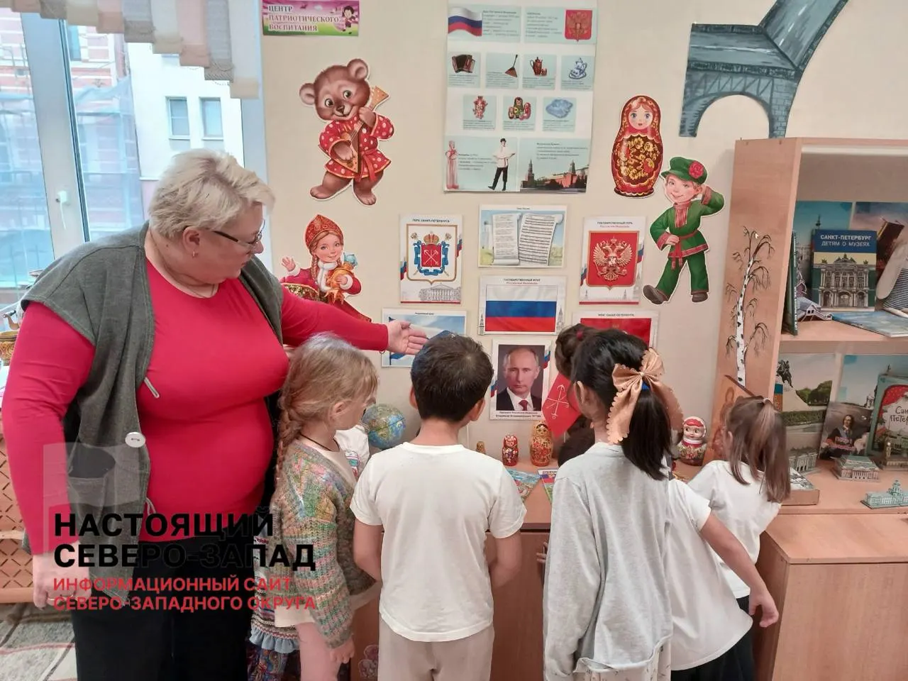 В Петербурге дошкольники участвуют в беседе к 74-летию лидера и демонстрации поддержки на территории исторической крепости.