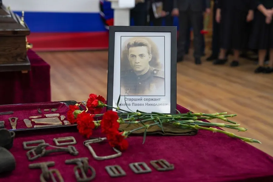 Останки старшего сержанта Павла Михеева переданы родственникам; захоронение планируется у мемориала в Ленинградской области.