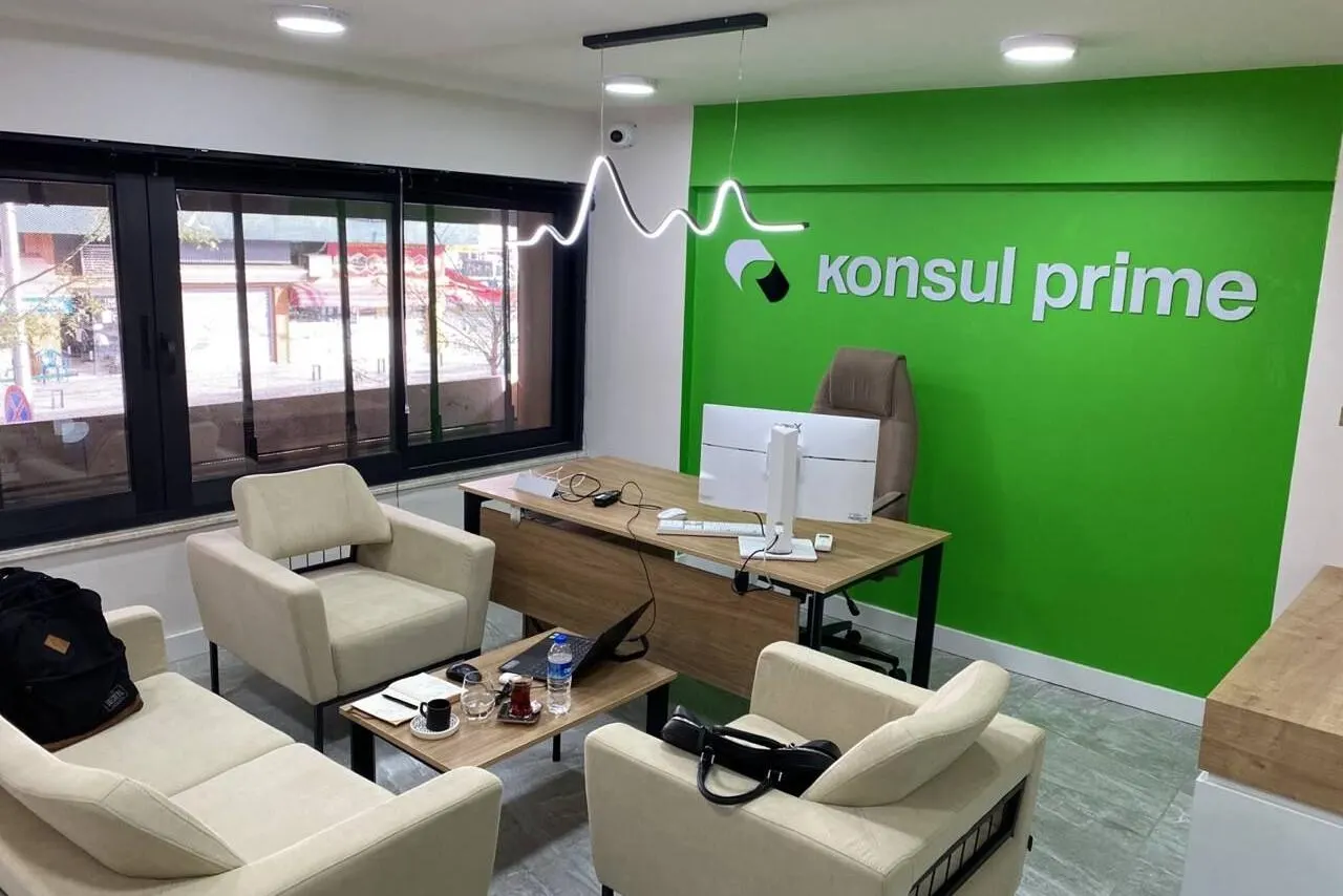 Расследование показывает, как сеть платных консульских центров ускоряет запись в консульства и какие цены взимаются в разных странах.